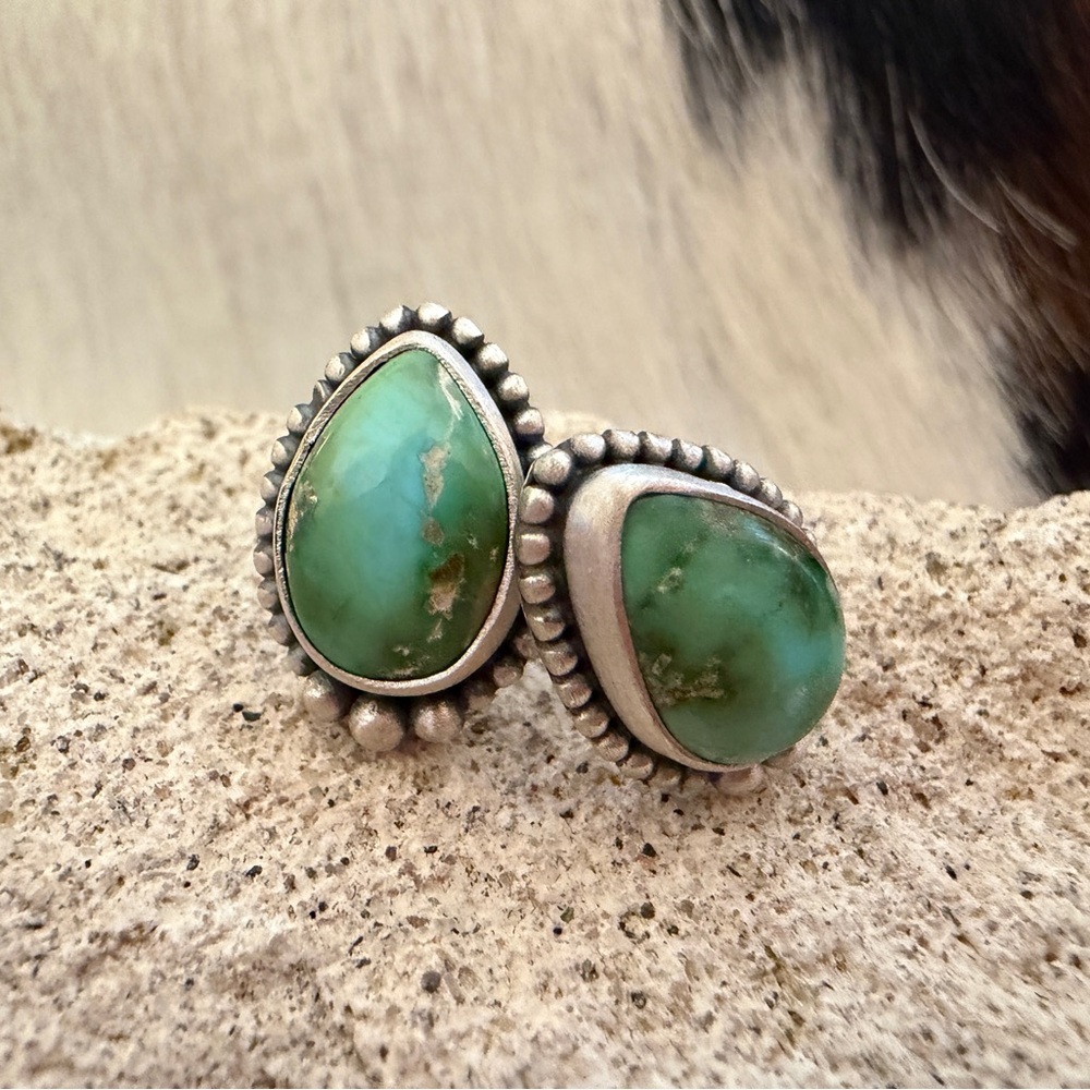 ❤️ Sonoran Gold Turquoise Navajo Style Brushed Sterling Stud Earrings .62”L - Picture 9 of 12
